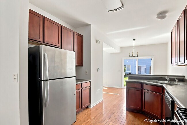 Building Photo - 376 N Patriot Dr