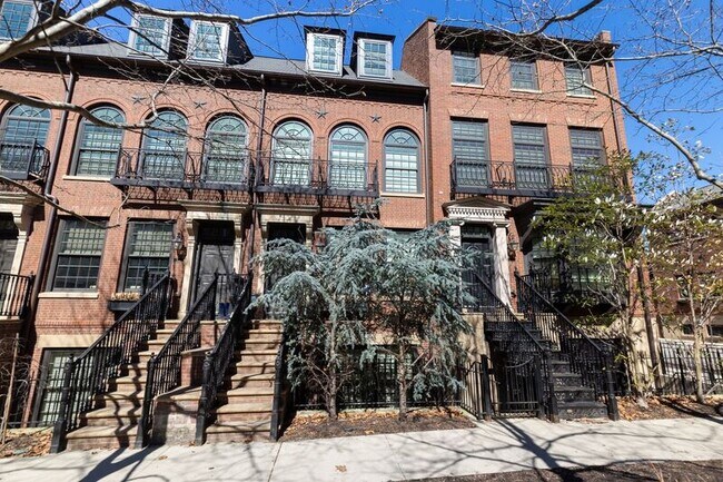 Building Photo - 266 E Gay St