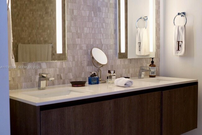 Building Photo - 68 SE 6th St