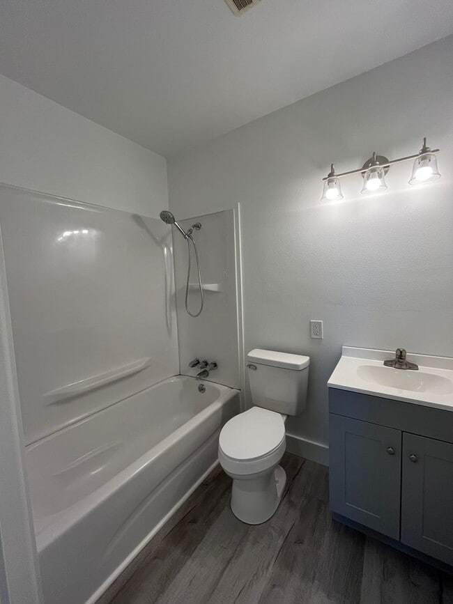 Building Photo - Remodeled 3 Bedroom Plus Office with Large...