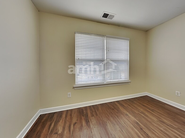 Building Photo - 2849 Watercrest Dr NW