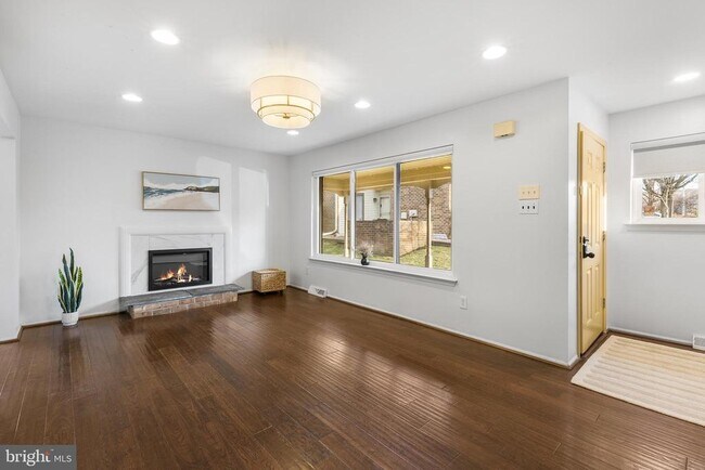 Building Photo - 106 Bernard Ct