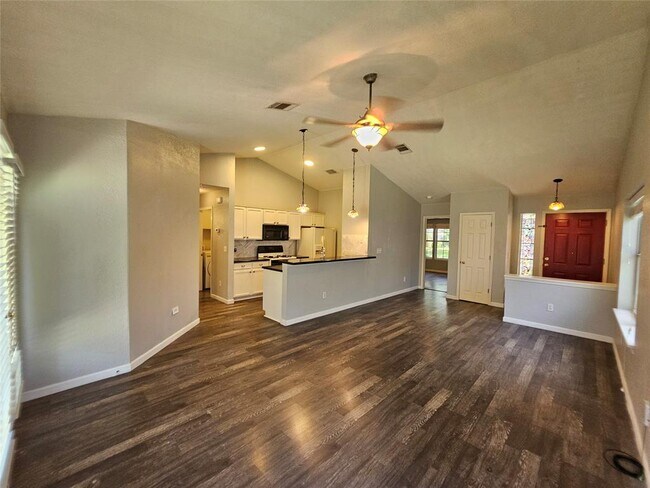 Building Photo - 174 Prairie Springs Loop
