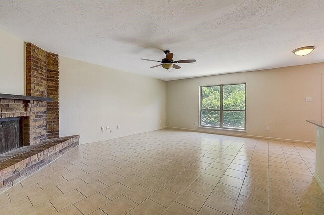 Building Photo - 5501 Adams Dr