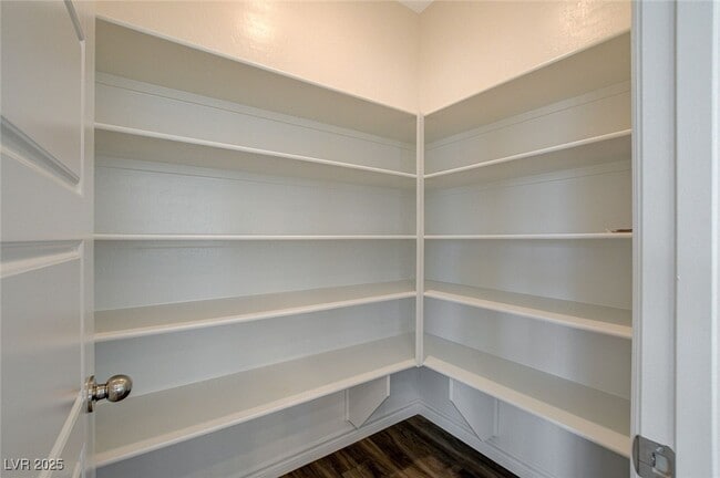 Building Photo - 206 Callen Falls Ave