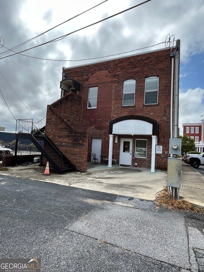 Building Photo - 55 E Main St