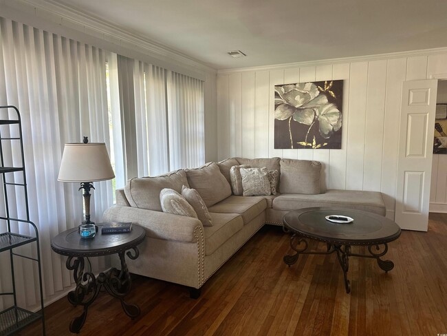 Building Photo - 519 32nd Ave N