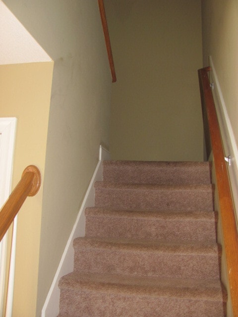 Building Photo - 4 BR 2.5 BA Sterling Farms