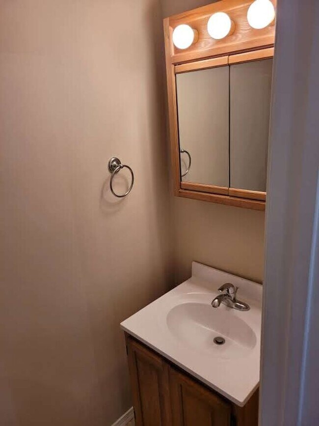 Building Photo - Ocean Lakes Single Family Home Ready for Move In!