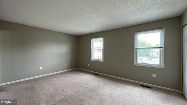 Building Photo - 14646 Ponderosa Ct