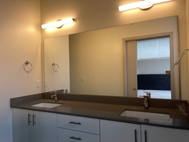 Building Photo - CLICK "REQUEST A TOUR" NOW!