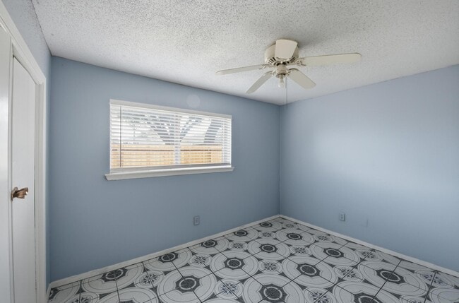 Building Photo - 3340 Burke Rd