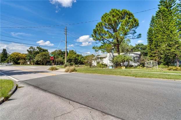 Building Photo - 2201 Virginia Dr