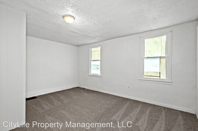 Building Photo - 3 br, 1 bath House - 221 Freeland Street