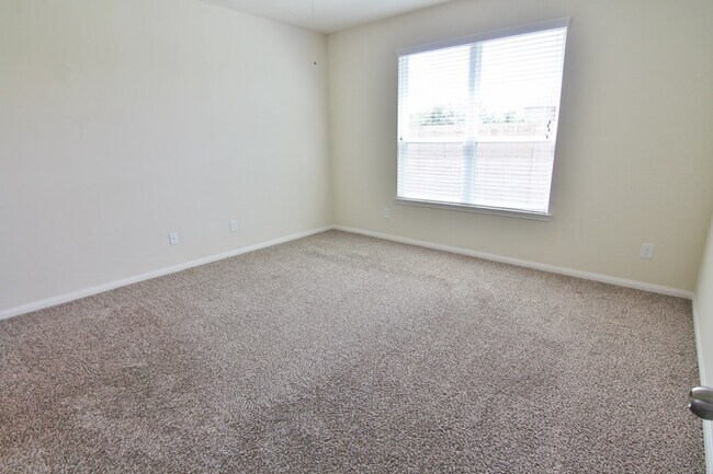 Building Photo - 30603 Gardenia Trace Dr