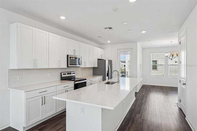 Building Photo - 12620 Willstatter Ave