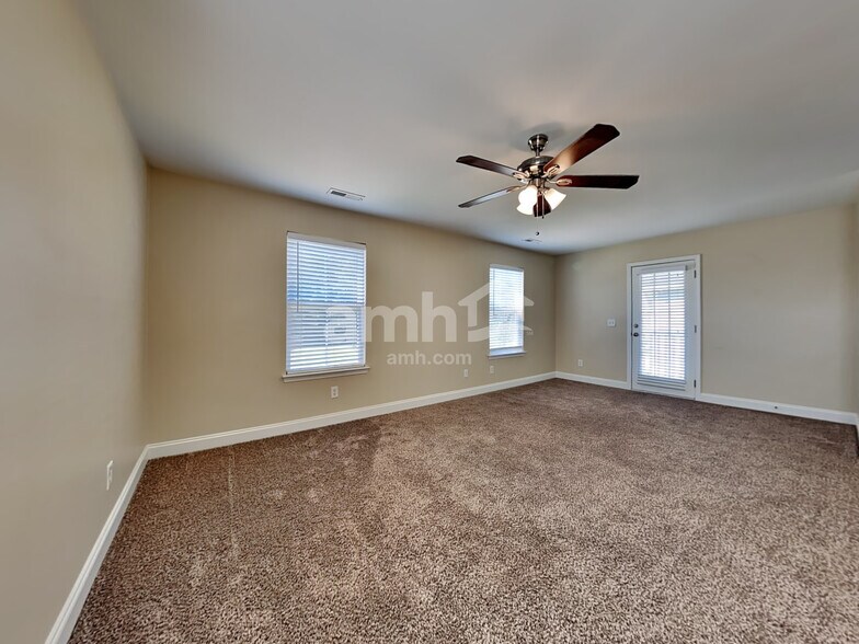 Building Photo - 284 Killarney Trl