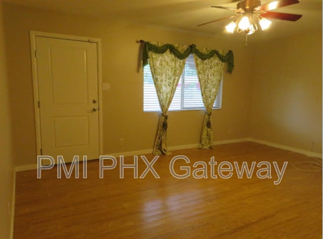 Building Photo - 15 E McKinley St