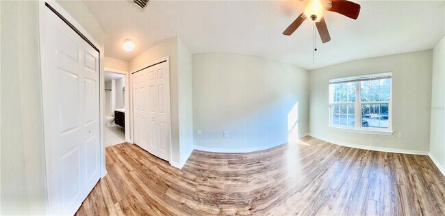 Building Photo - 5479 Vineland Rd