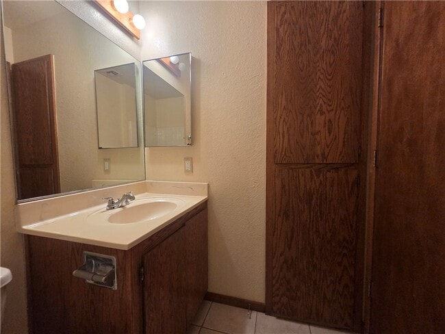 Building Photo - 4339 Chorro Dr