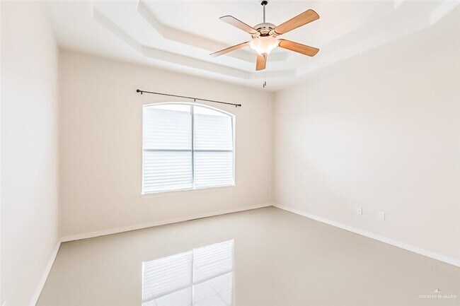 Building Photo - 16 N "E" St