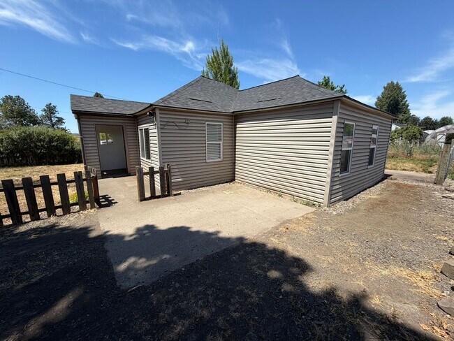Building Photo - 3 Bedroom house on U&D Nursery Property!