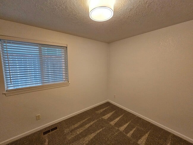 Building Photo - 3Bd/2Ba Single Story Home-Available to view beginning 4/27/2026!