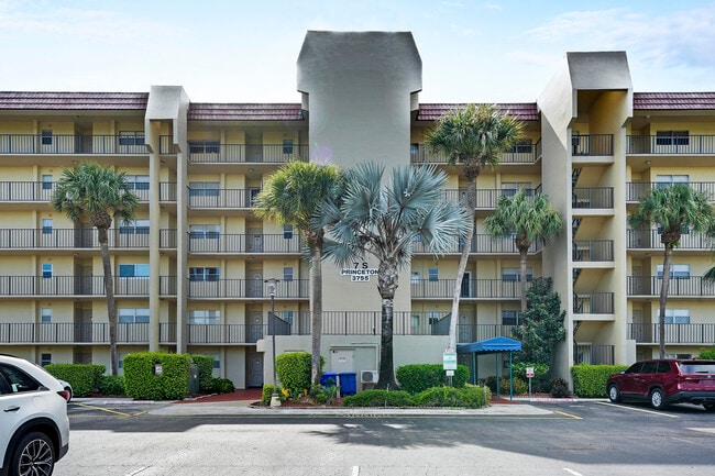Building Photo - 3755 Via Poinciana