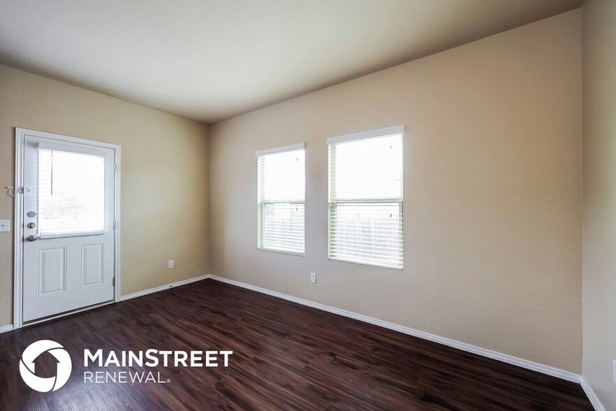 Building Photo - 3607 Azalea Bend