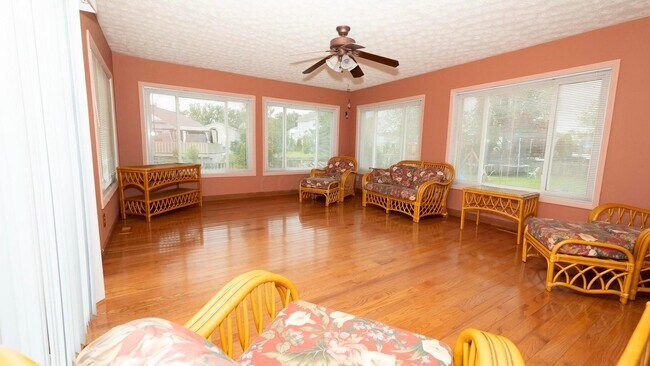 Building Photo - 7872 Waggoner Run Dr