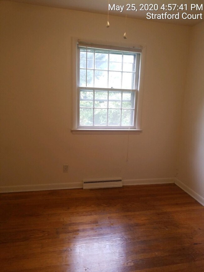 Building Photo - 108 Stratford Ct