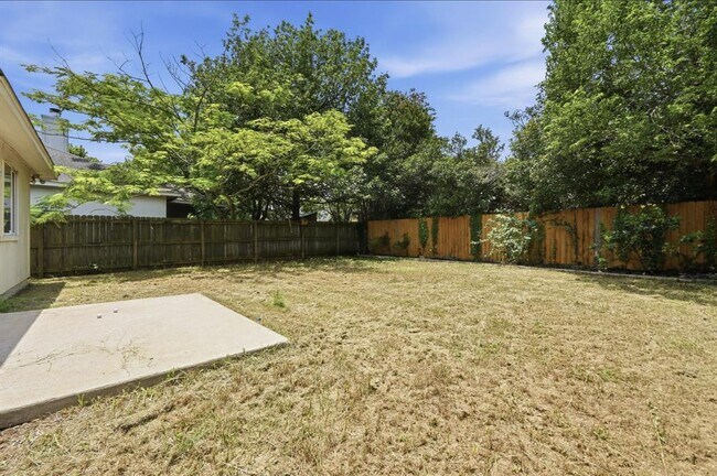Building Photo - 11412 Robert Wooding Dr