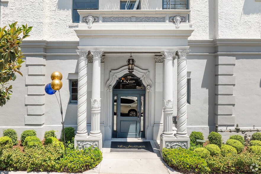 Entrance - The Commodore