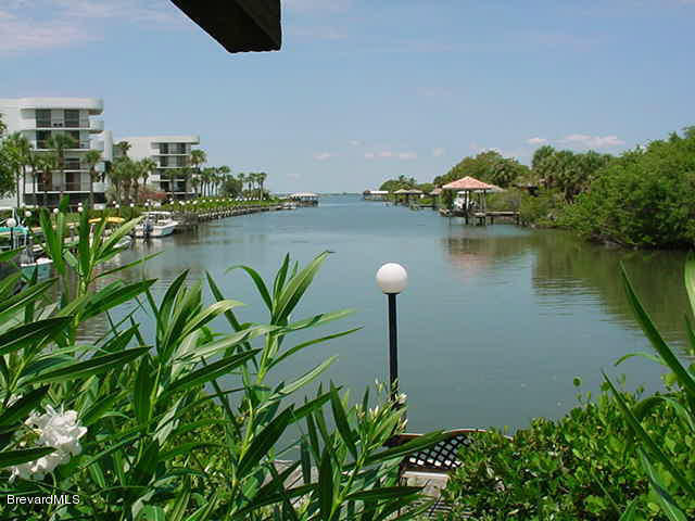 Building Photo - 300 Columbia Dr