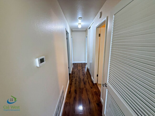 Building Photo - 1370 Fernwood Ln