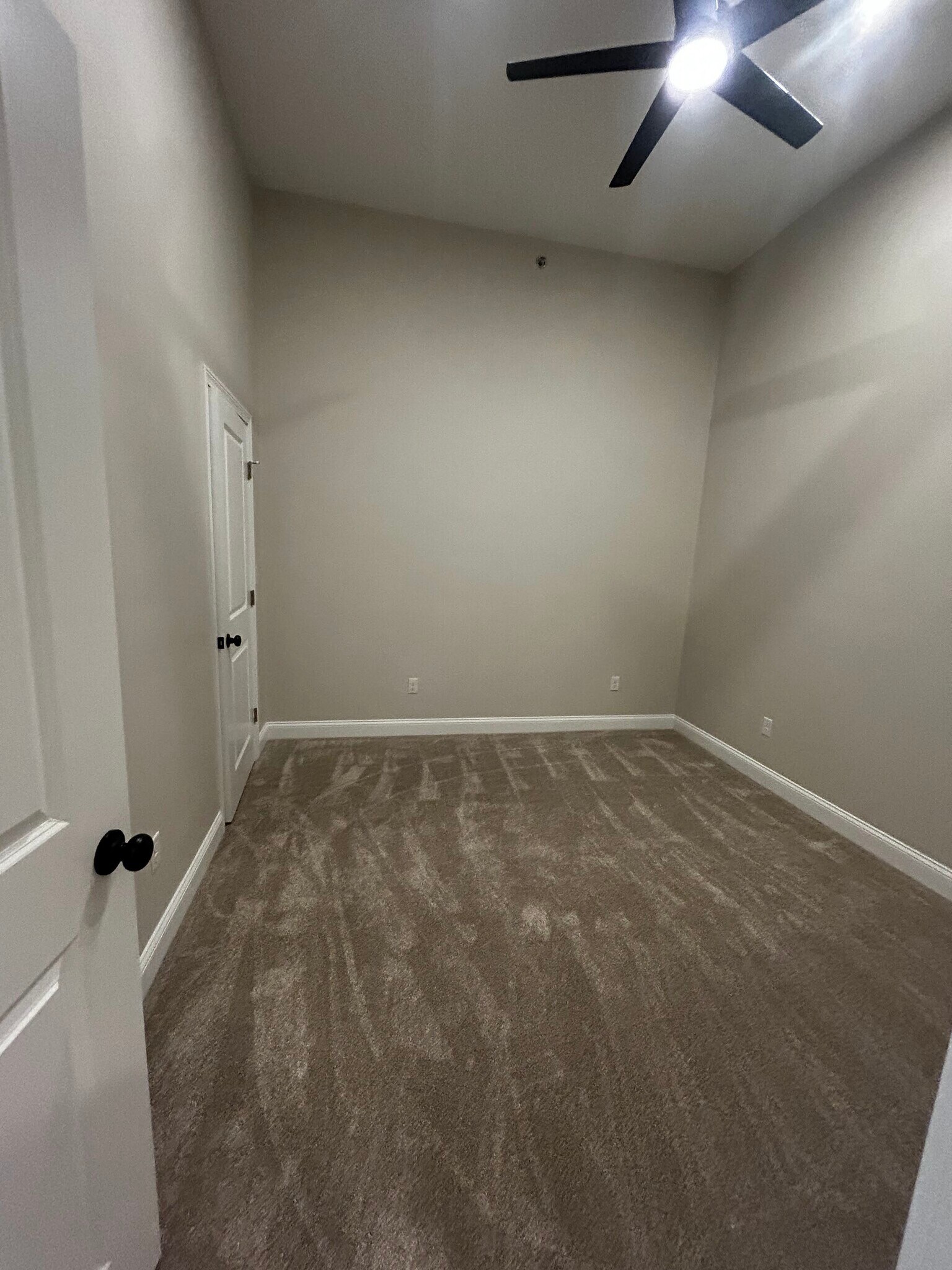 Building Photo - 246 Front St