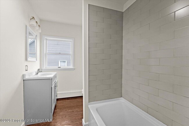 Building Photo - 714 Carmalt St