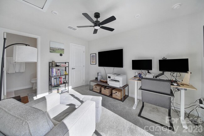 Building Photo - 6120 Station Crossing Ave