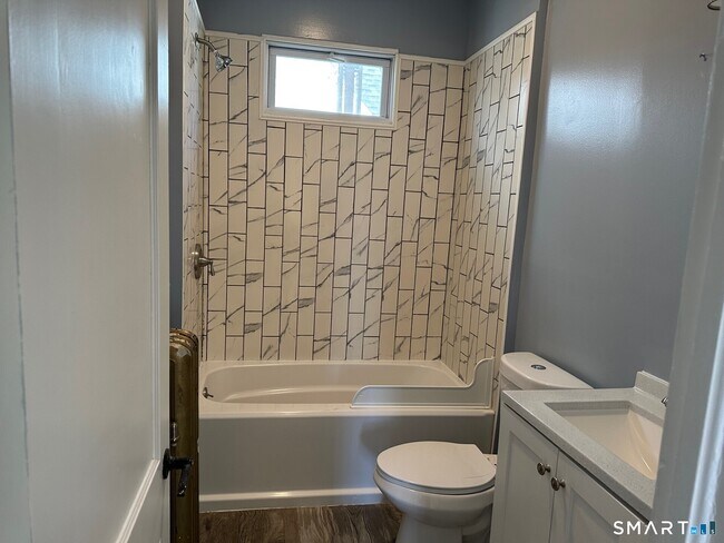 Building Photo - 20 Taylor St