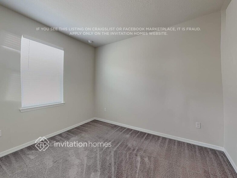 Building Photo - 1487 Grassland Ave