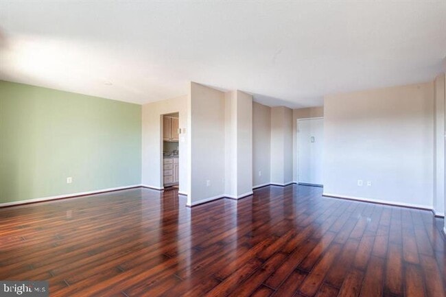 Building Photo - 1121 University Blvd W