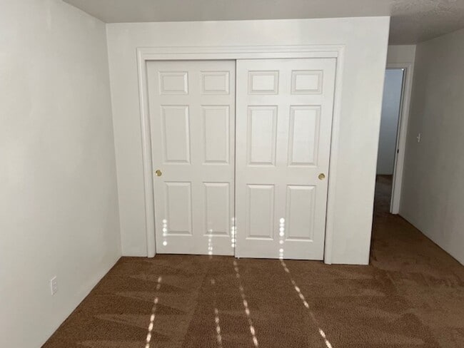 Building Photo - Two Story Townhome