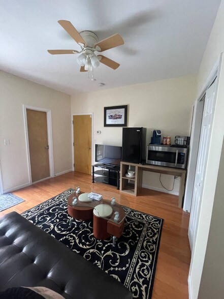 Building Photo - 34 Franklin St