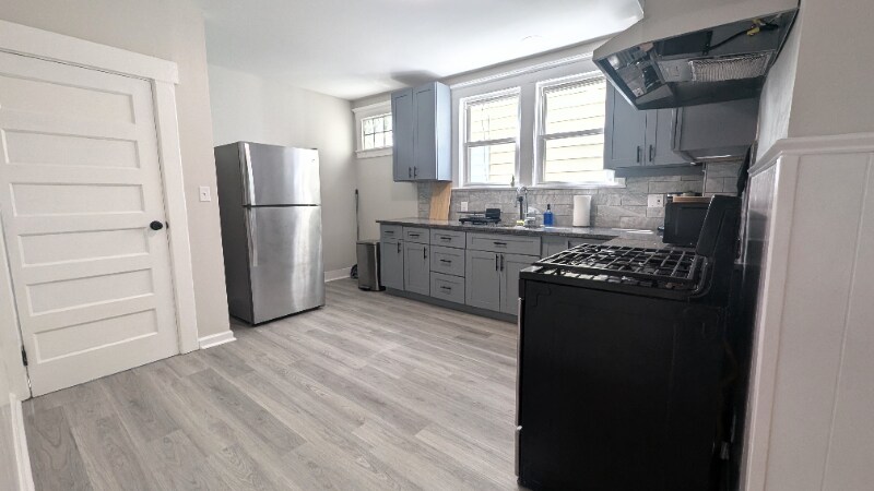 Building Photo - 352 Jackson St