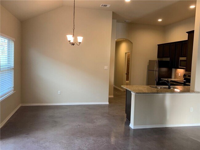 Building Photo - 379 Joanne Lp