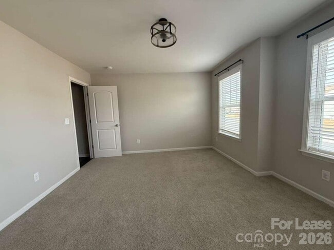 Building Photo - 2035 Beacon Ave