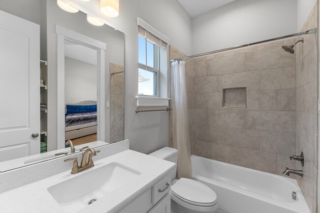 Building Photo - 11 Thorpe Ln