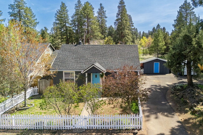 Building Photo - "Charming 3-Bedroom Home Near the Old Mill"