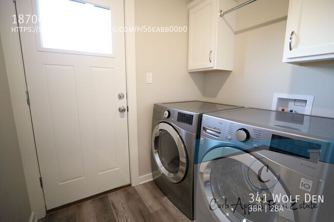 Building Photo - 341 Wolf Den Dr