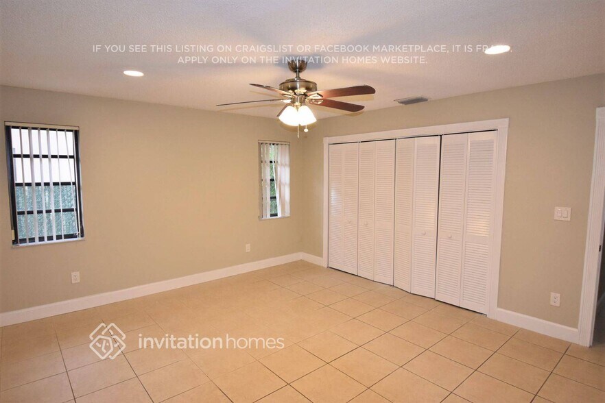 Building Photo - 1411 SW 139th Ave